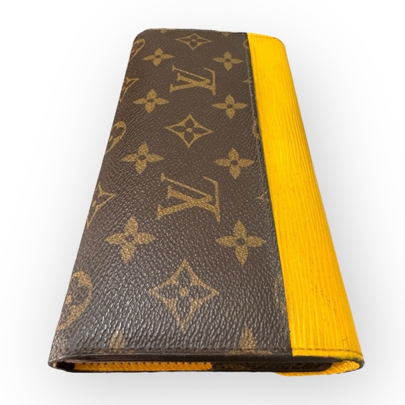LOUIS VUITTON Limited Edition Marie-Lou Tri-fold Long Wallet, Mimosa - Picture 4 of 16